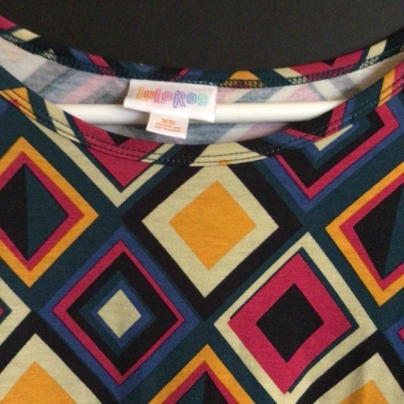 LulaRoe Irma -Tunic Geometric Short Sleeve H-Low Retro NWT - Picture 4 of 5